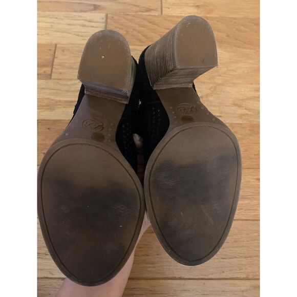 Lucky Brand women's Perforated Black Suede 3.5" Block Heel Peep Toe Booties 7M - Picture 7 of 9